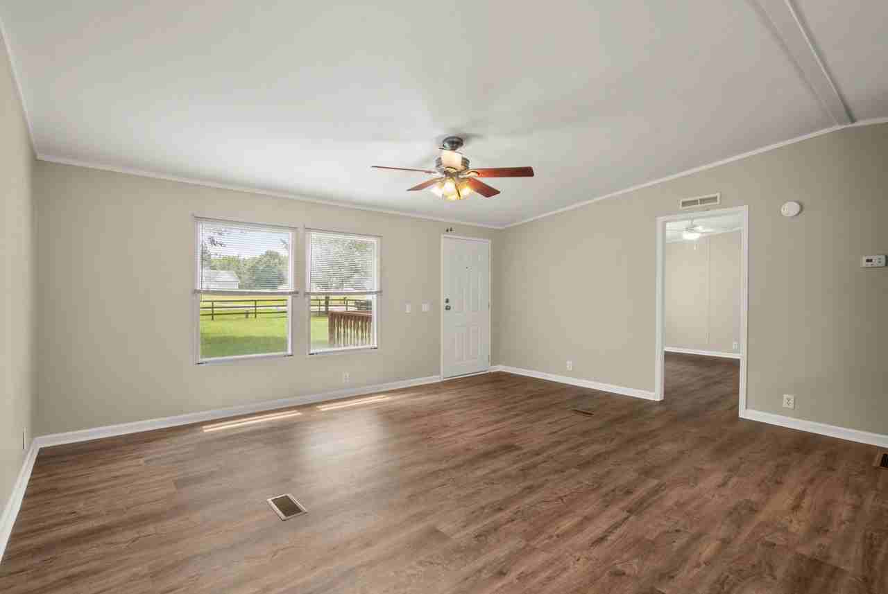 327 Myers Mayo Rd - Photo 6 of 32