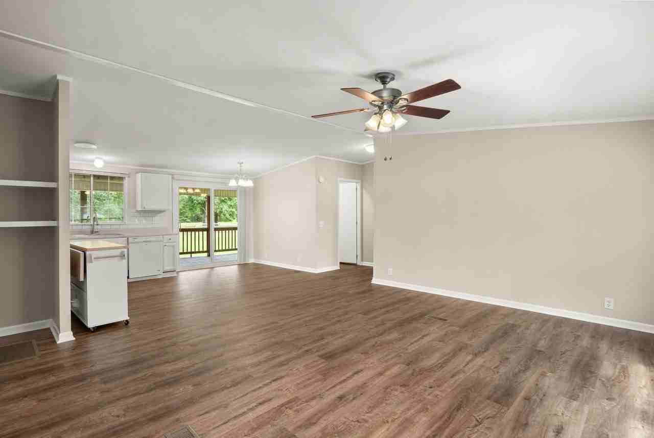 327 Myers Mayo Rd - Photo 7 of 32