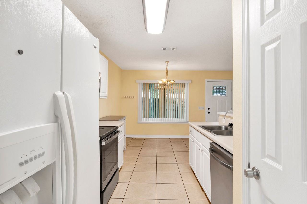 6246 Cottage Woods Dr - Photo 2 of 11