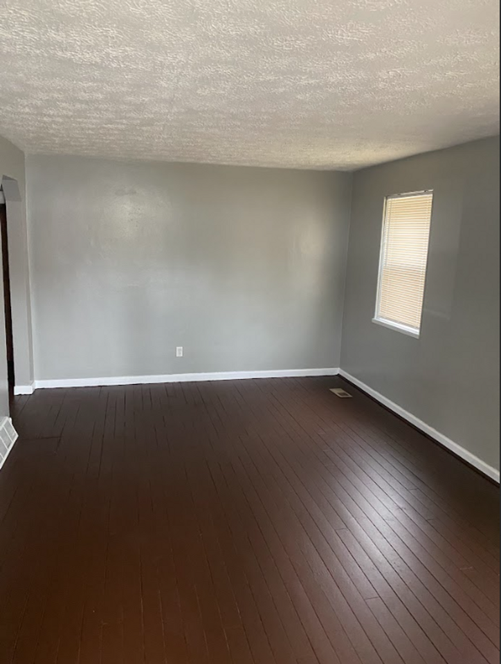 432 W Stewart St - Photo 2 of 17