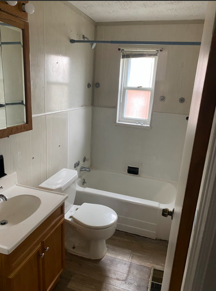 432 W Stewart St - Photo 3 of 17