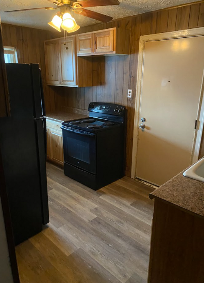 432 W Stewart St - Photo 4 of 17