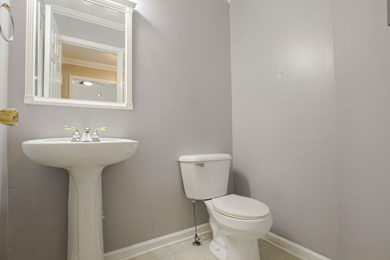 972 Roedeer Dr - Photo 4 of 22