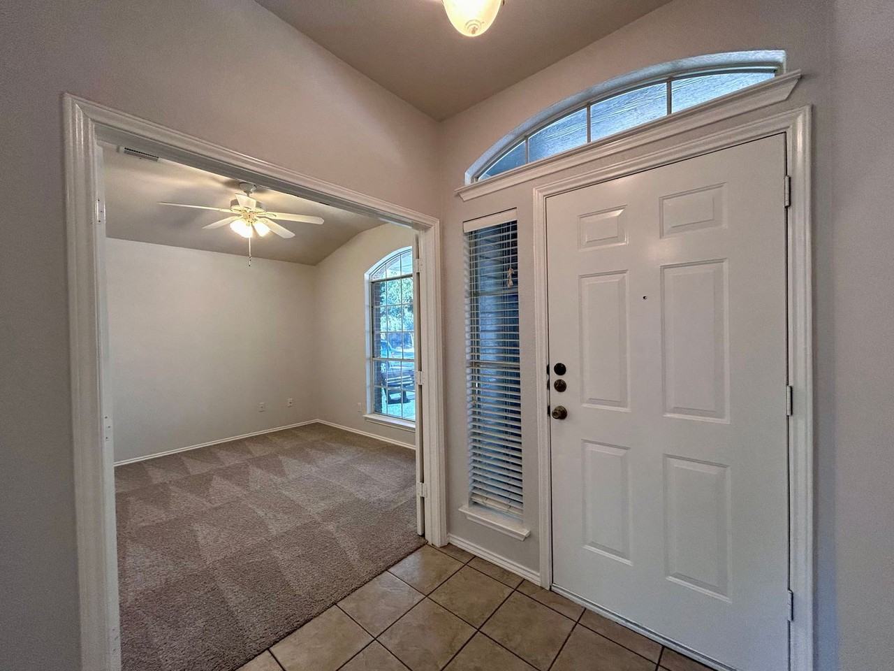 716 Le Ann Ln - Photo 4 of 29