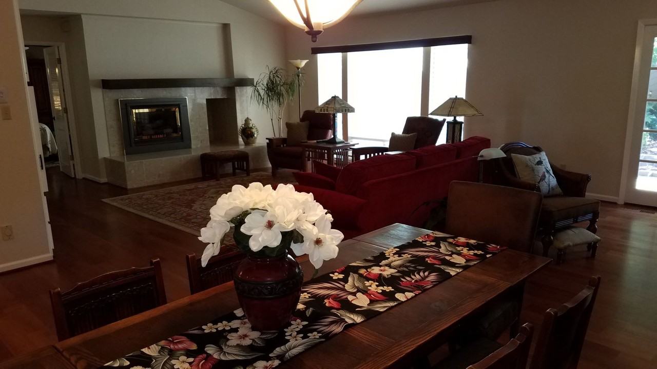 1105 Humbug Way - Photo 3 of 10
