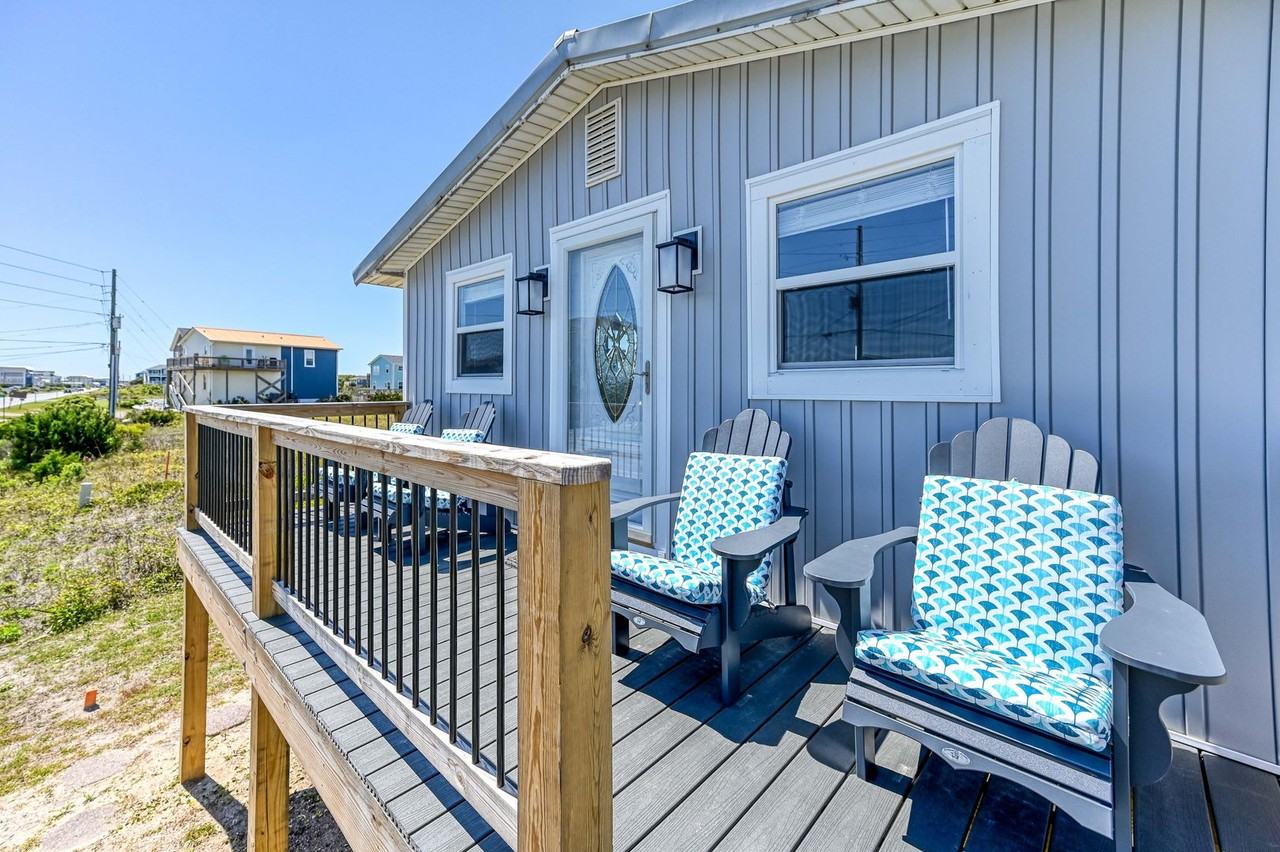 2999 Chill Out Cottage @ 2999 Island Dr - Photo 4 of 21
