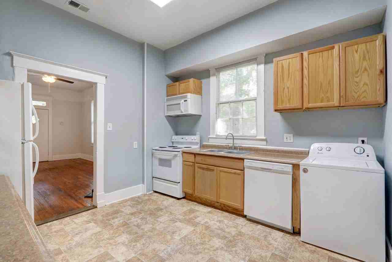706 E 34th St - Photo 6 of 26