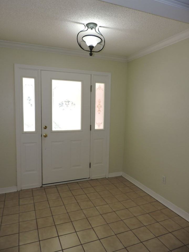 7574 Northpointe Blvd - Photo 2 of 26