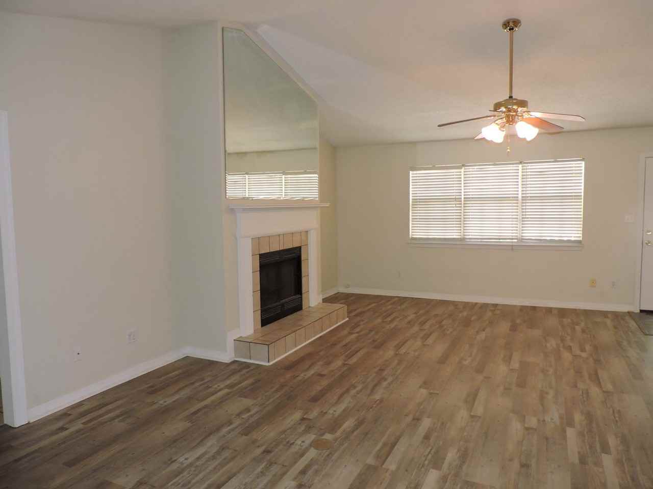 7574 Northpointe Blvd - Photo 3 of 26