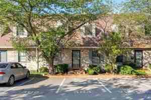 featured image of 304 Deerpoint Dr