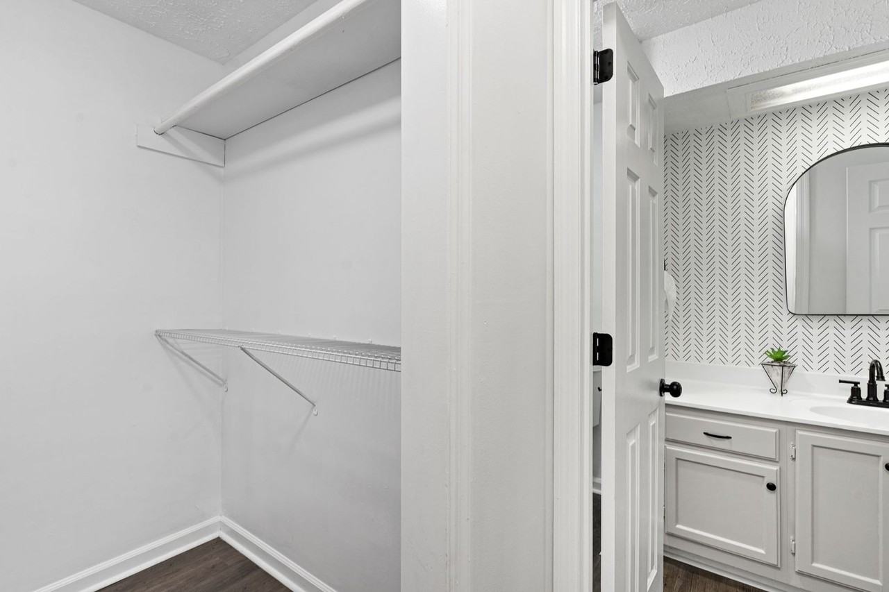 304 Deerpoint Dr - Photo 5 of 22