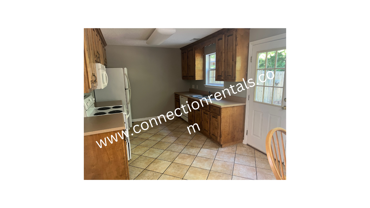 1701 W Oak Dr - Photo 3 of 12