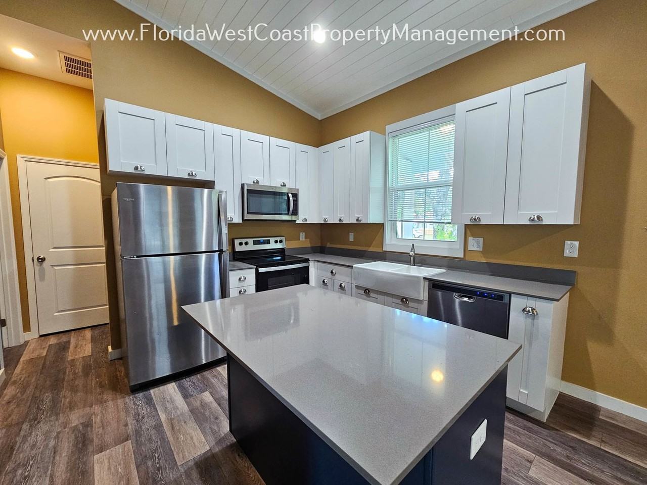 575 18th St E - Photo 2 of 12