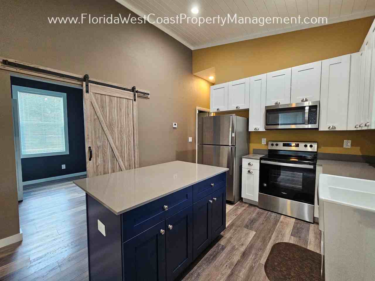 575 18th St E - Photo 4 of 12