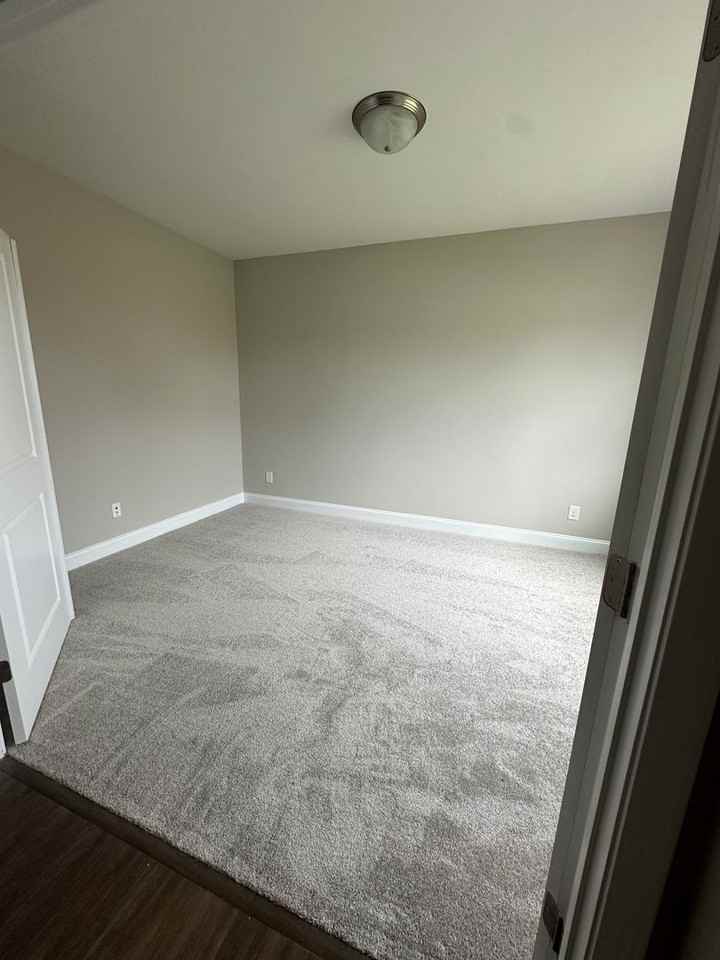 417 Angel Oak Dr - Photo 2 of 35
