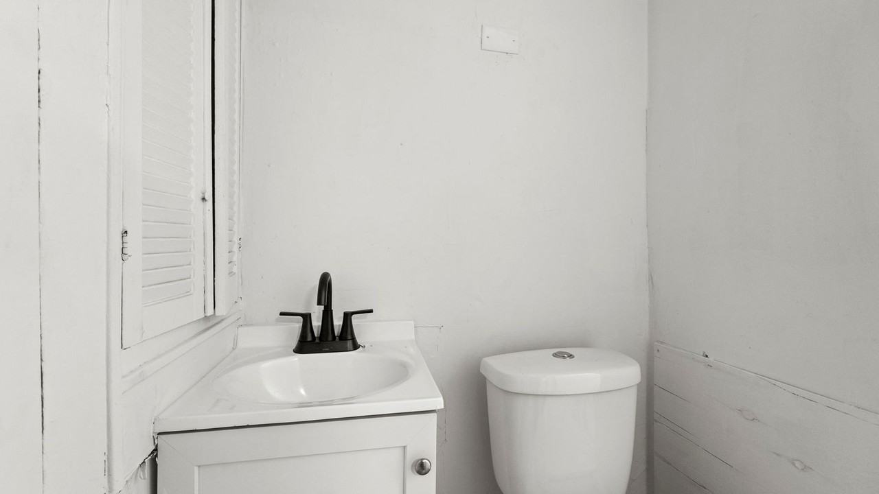 1340 Park Ave - Photo 5 of 35