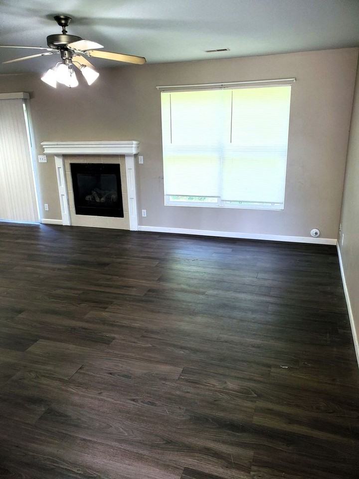 2516 Deerfield Blvd - Photo 3 of 28