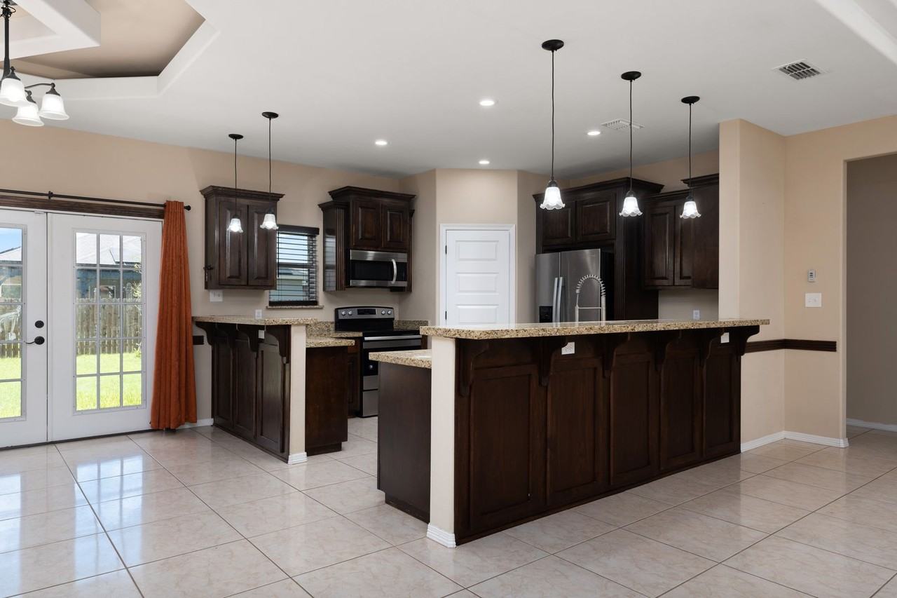 409 S Tamm Ln - Photo 6 of 22