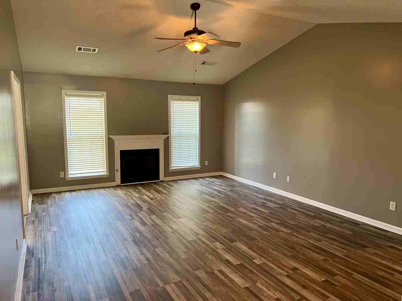 2404 Whitecliff Cv - Photo 3 of 24