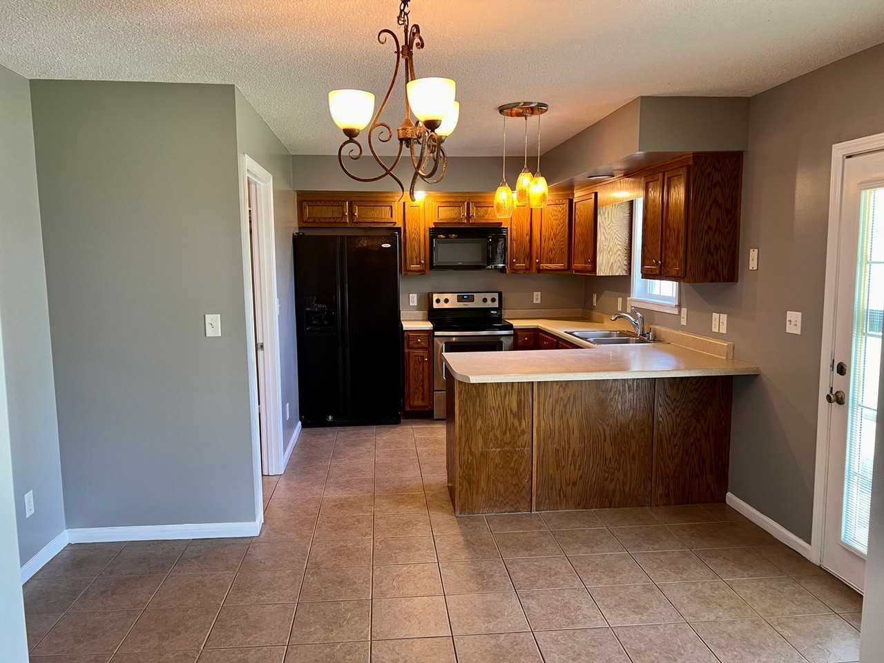 2404 Whitecliff Cv - Photo 5 of 24