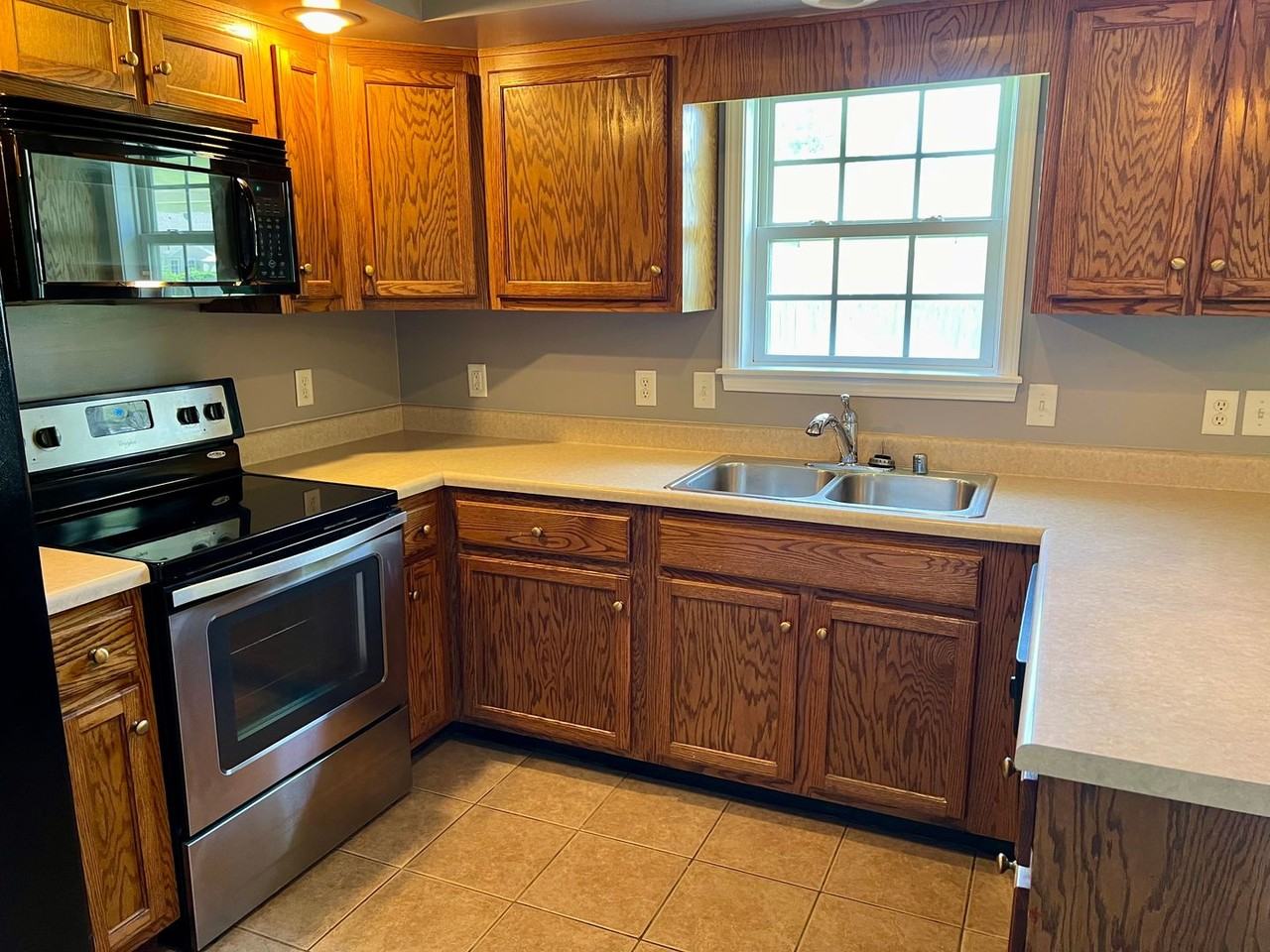 2404 Whitecliff Cv - Photo 6 of 24