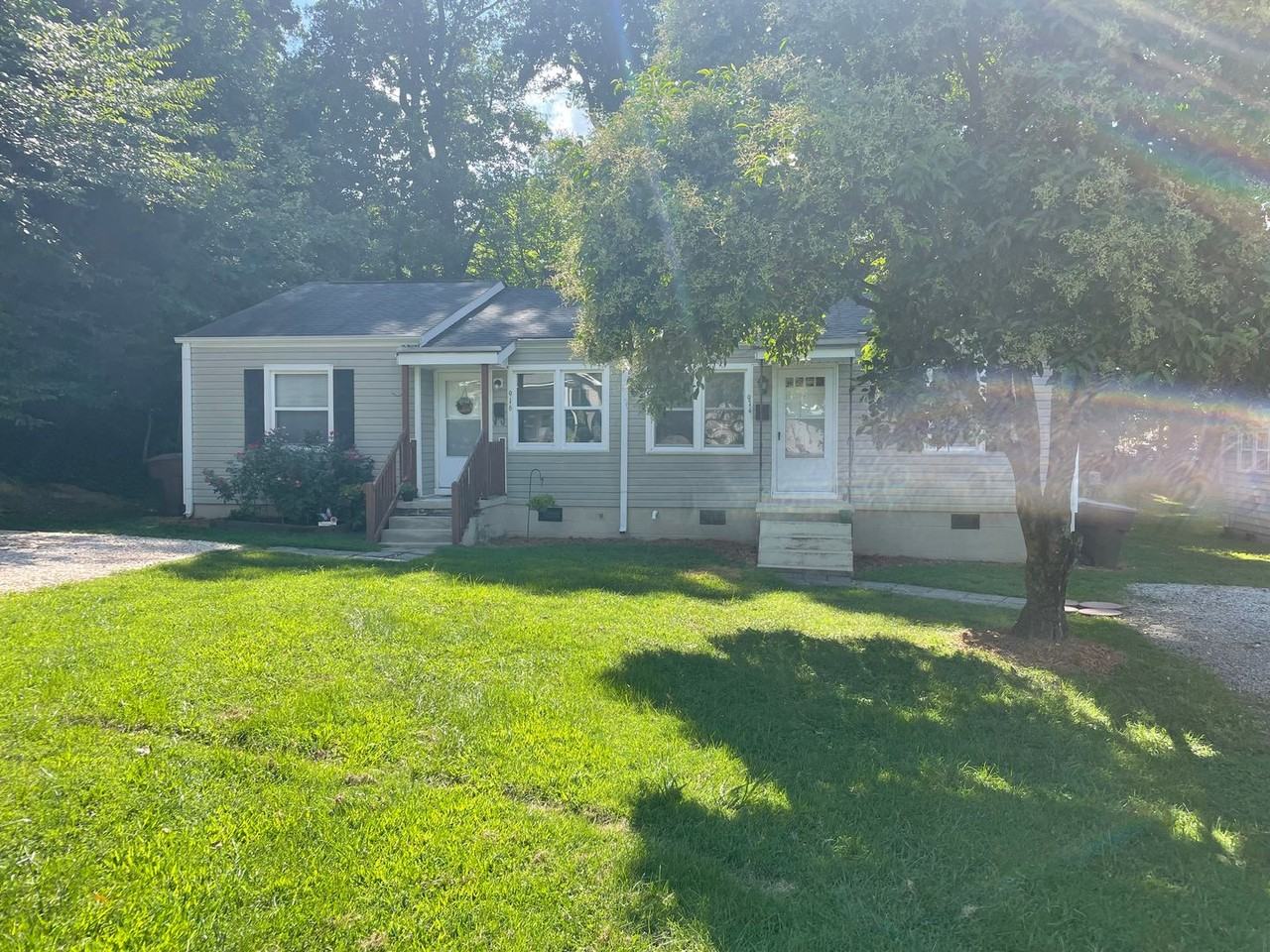 914 S Lindell Rd - Photo 2 of 10