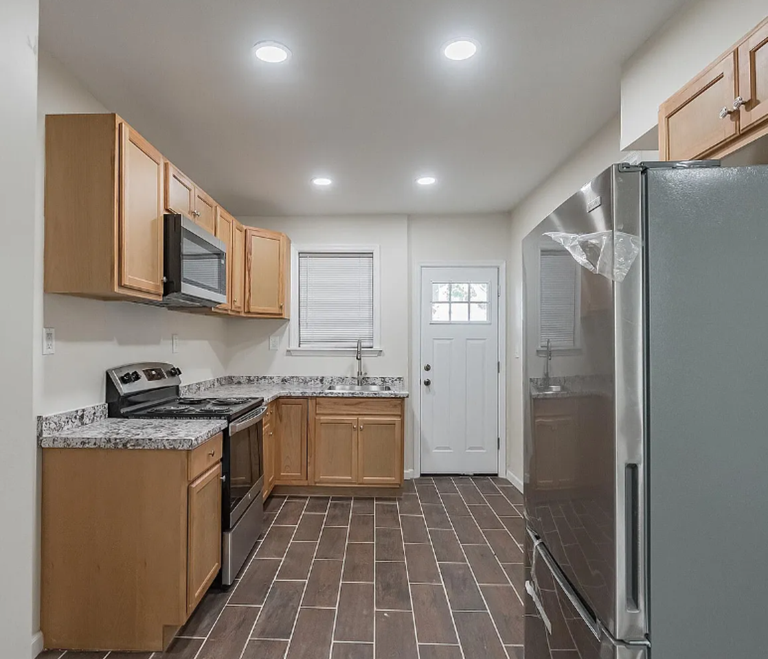 3315 Gransback St - Photo 6 of 34