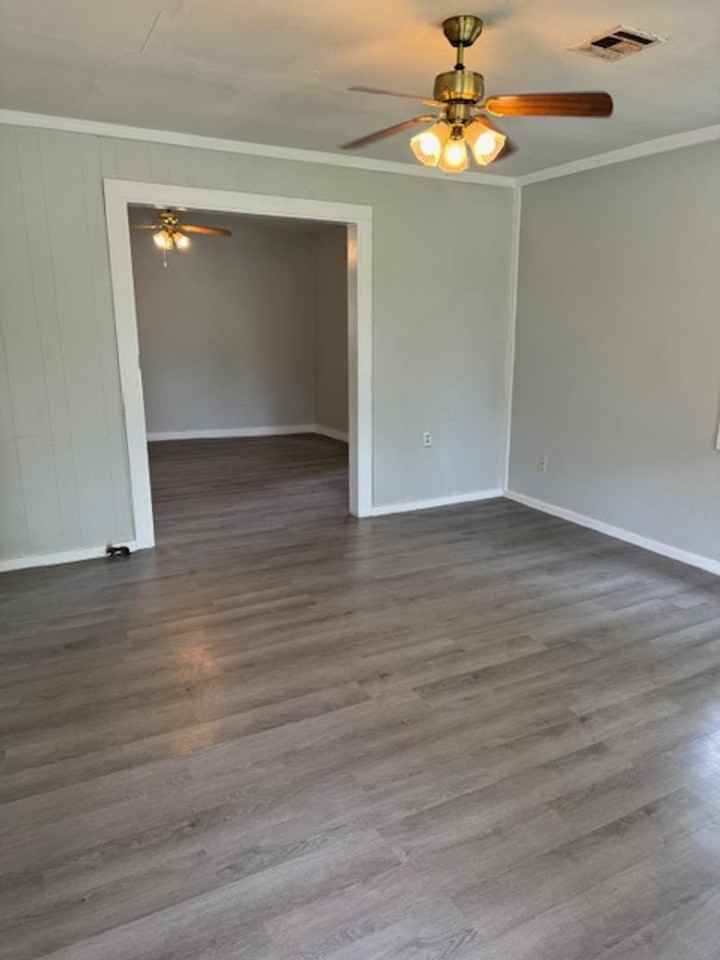 201 Northwest Santa Fe Avenue - Photo 3 of 12