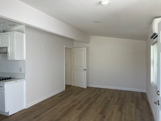 553 N Fairhaven St #NA - Photo 5 of 12