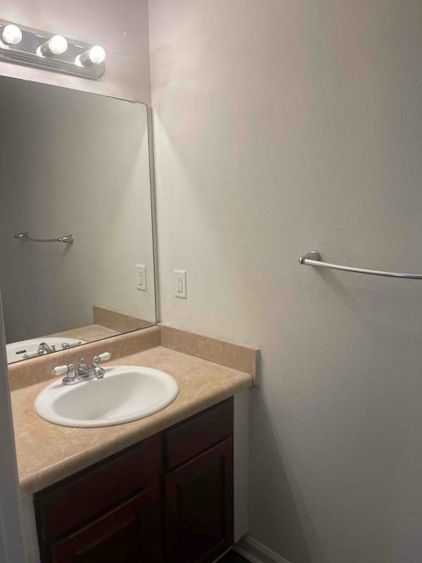 2245 S Meridian St #2 - Photo 5 of 25