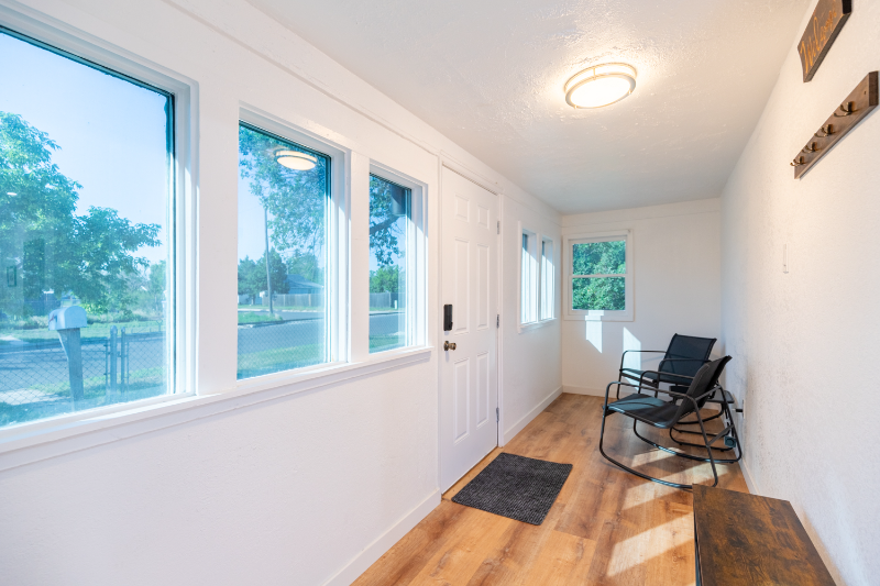 600 E 8th St - Photo 3 of 34