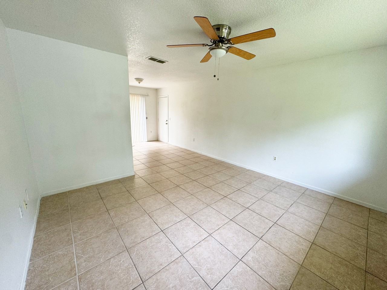 1029 Ulysses Ave Se #NA - Photo 5 of 15