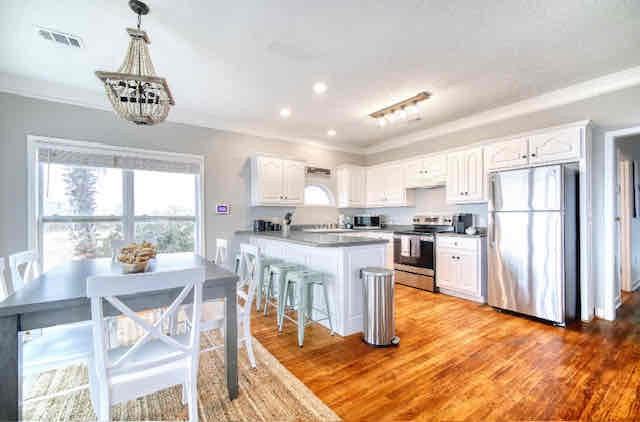 119 Blue Lagoon Dr - Photo 2 of 10