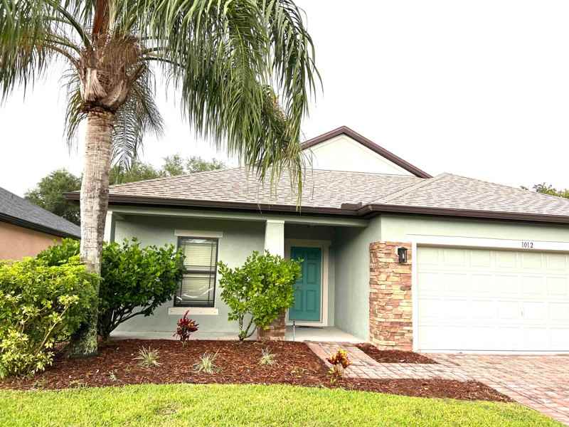 1012 Hailey St - Photo 2 of 19