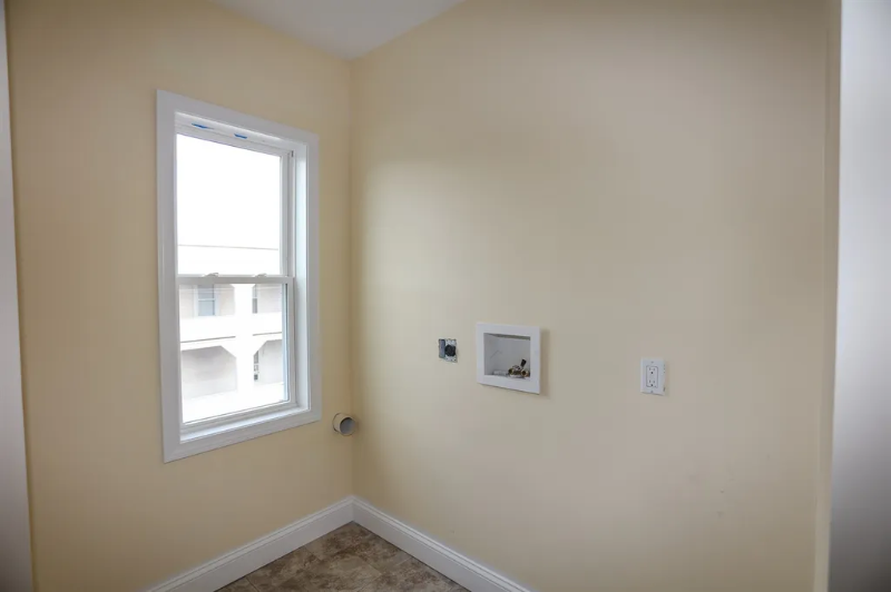 21 Clifford Ave #3 - Photo 3 of 7