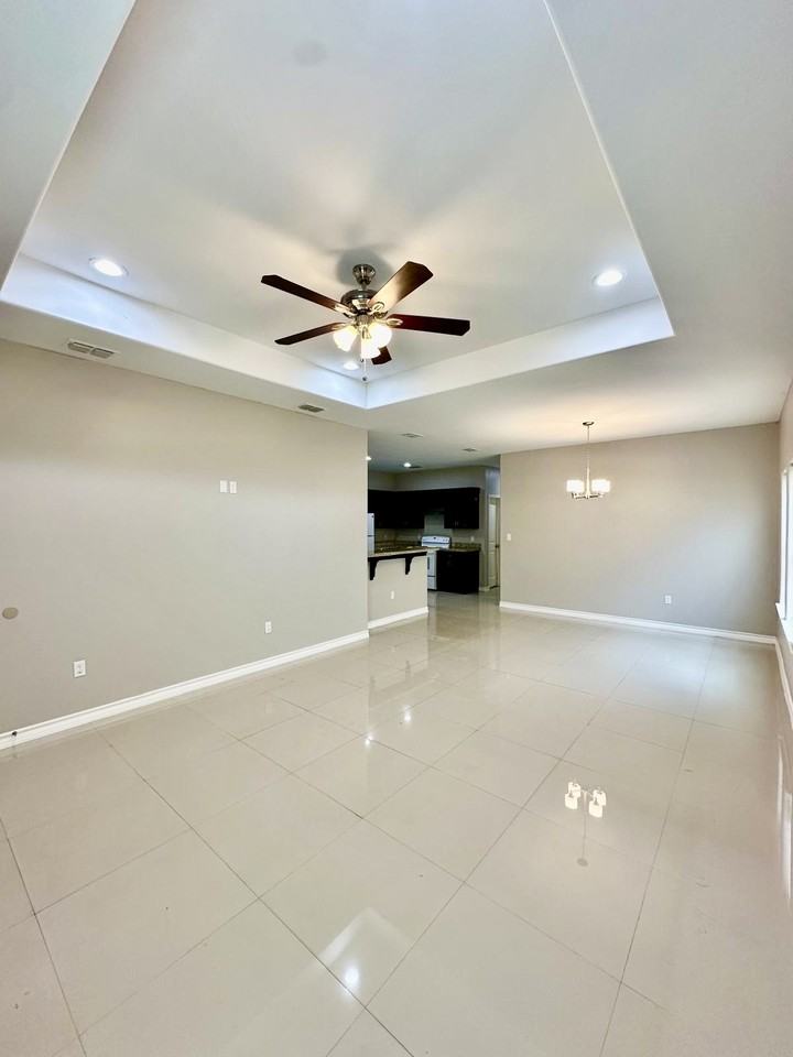 1022 Escondido Ln E #NA - Photo 7 of 11