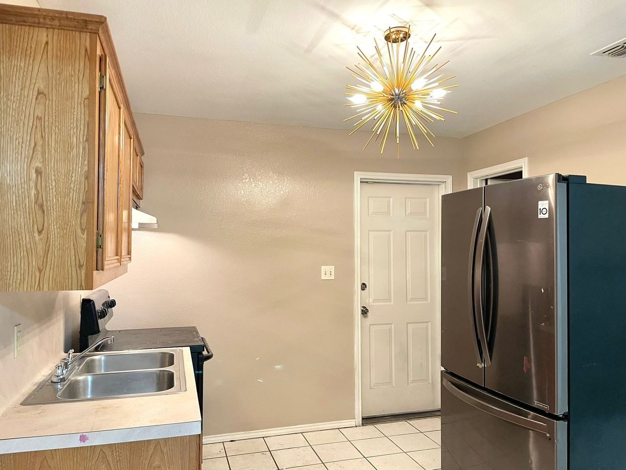 624 S Pleasantview Dr - Photo 3 of 7