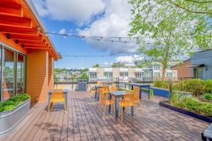 featured image of 2428 Nw Market St