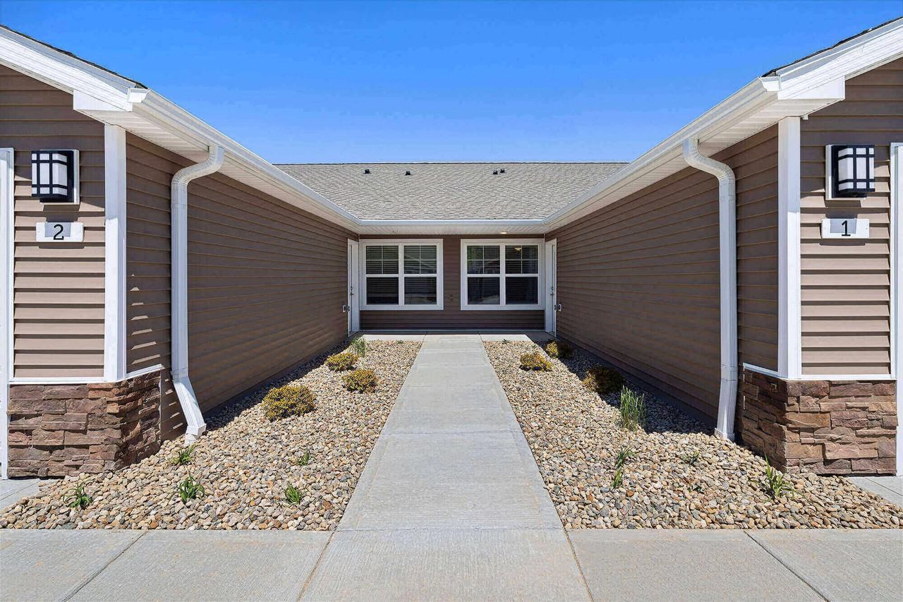 Redwood Burlington - Photo 2 of 10