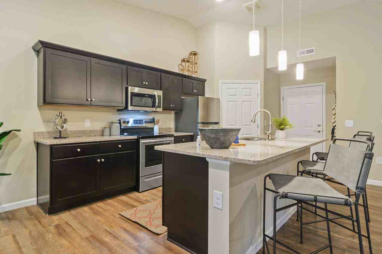 Redwood Burlington - Photo 6 of 10