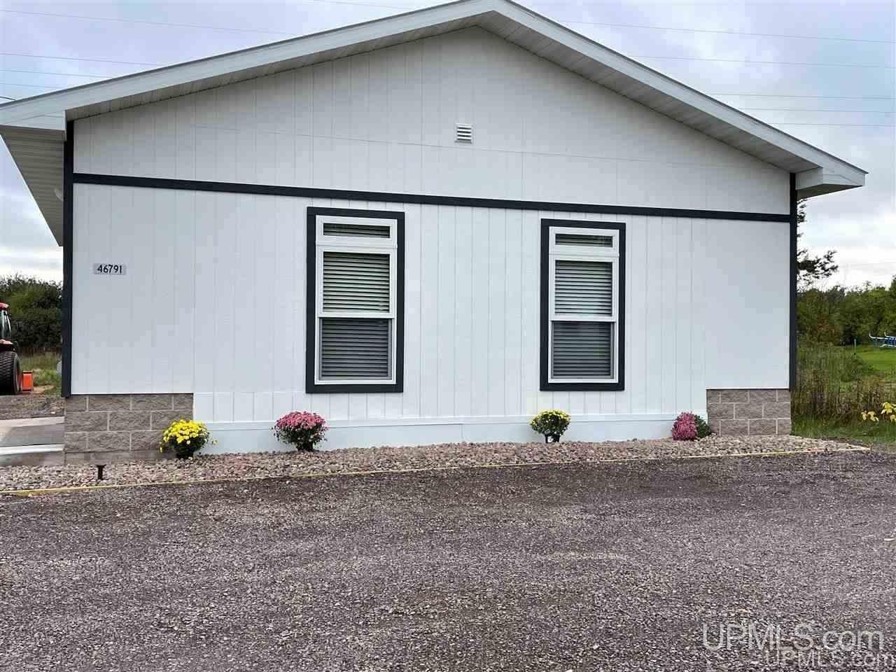 46791 Erickson Dr - Photo 2 of 27