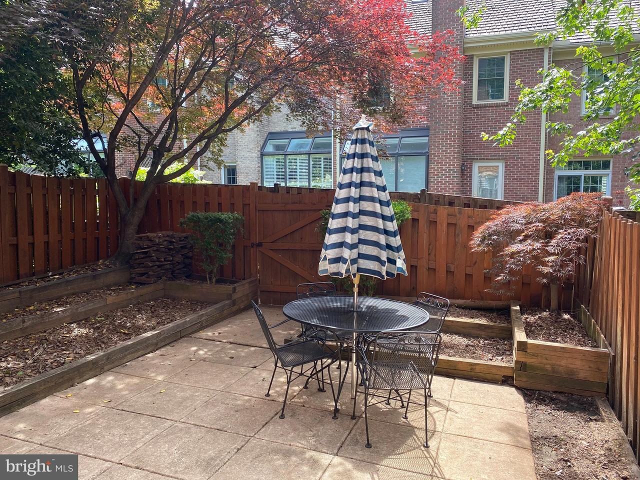 3037 Federal Hill Dr - Photo 3 of 24