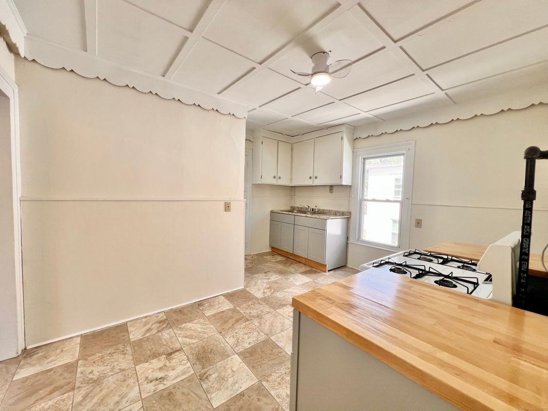 47 Holbrook St ##2 - Photo 3 of 17