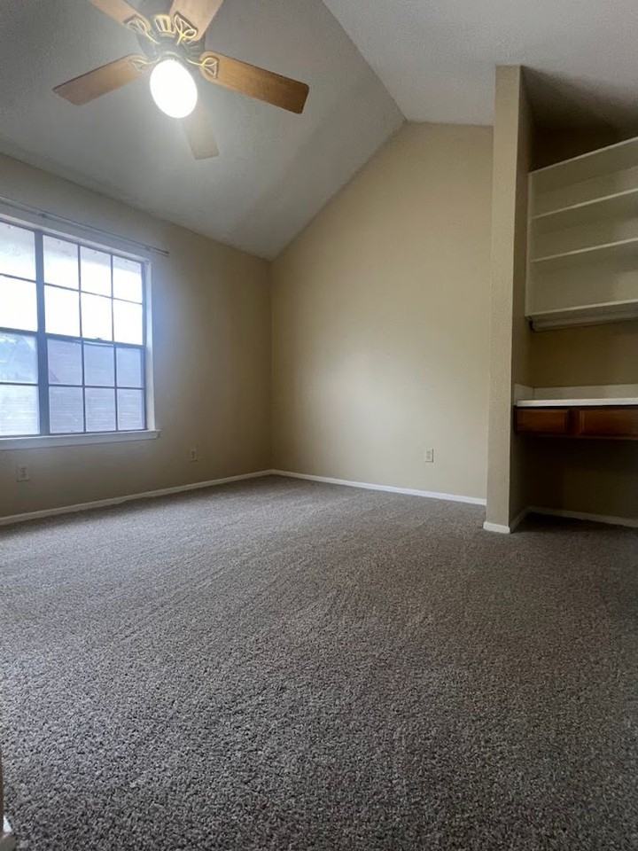 2811 Rio Grande St - Photo 6 of 20