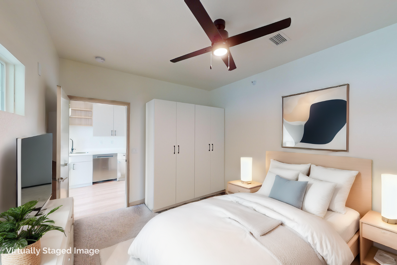 The BLU on Lorraine - Photo 2 of 50