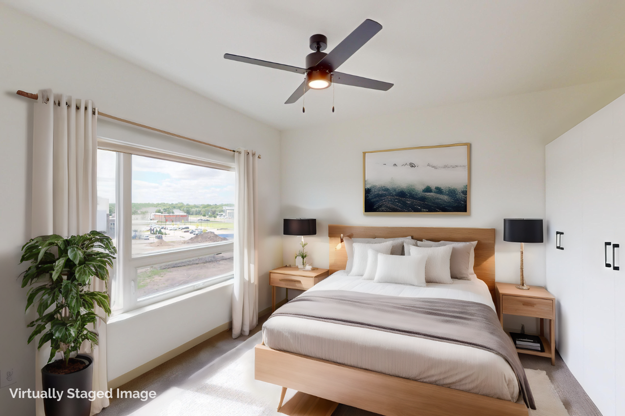 The BLU on Lorraine - Photo 3 of 50