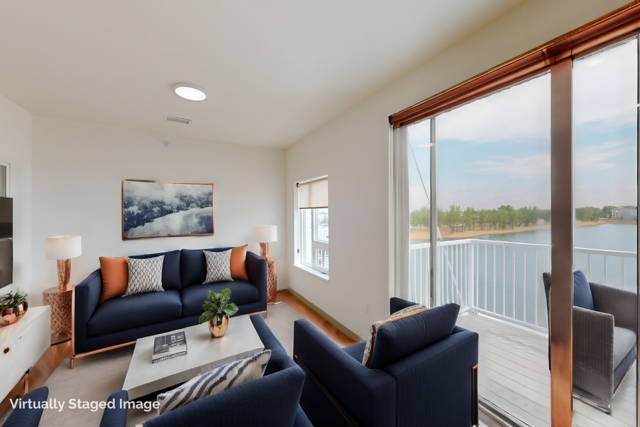 The BLU on Lorraine - Photo 5 of 50