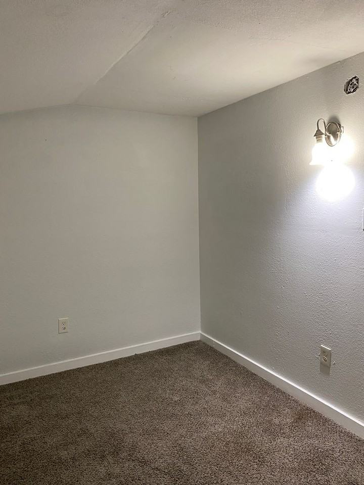 1117 Guadalupe St #B - Photo 3 of 15