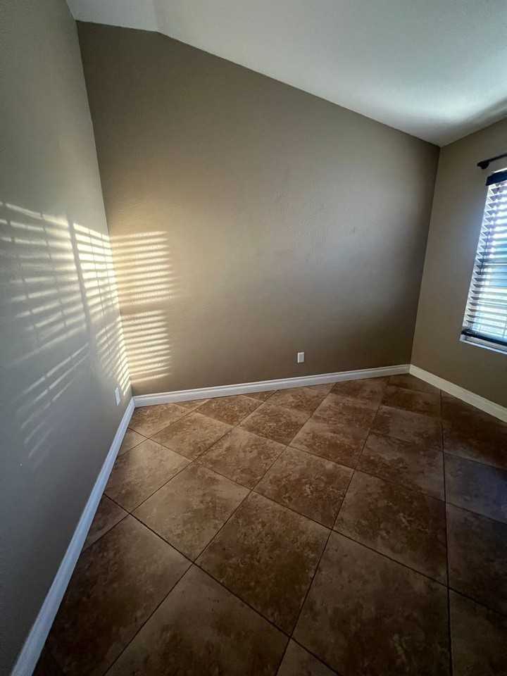 5456 Patchwood Ct - Photo 2 of 33