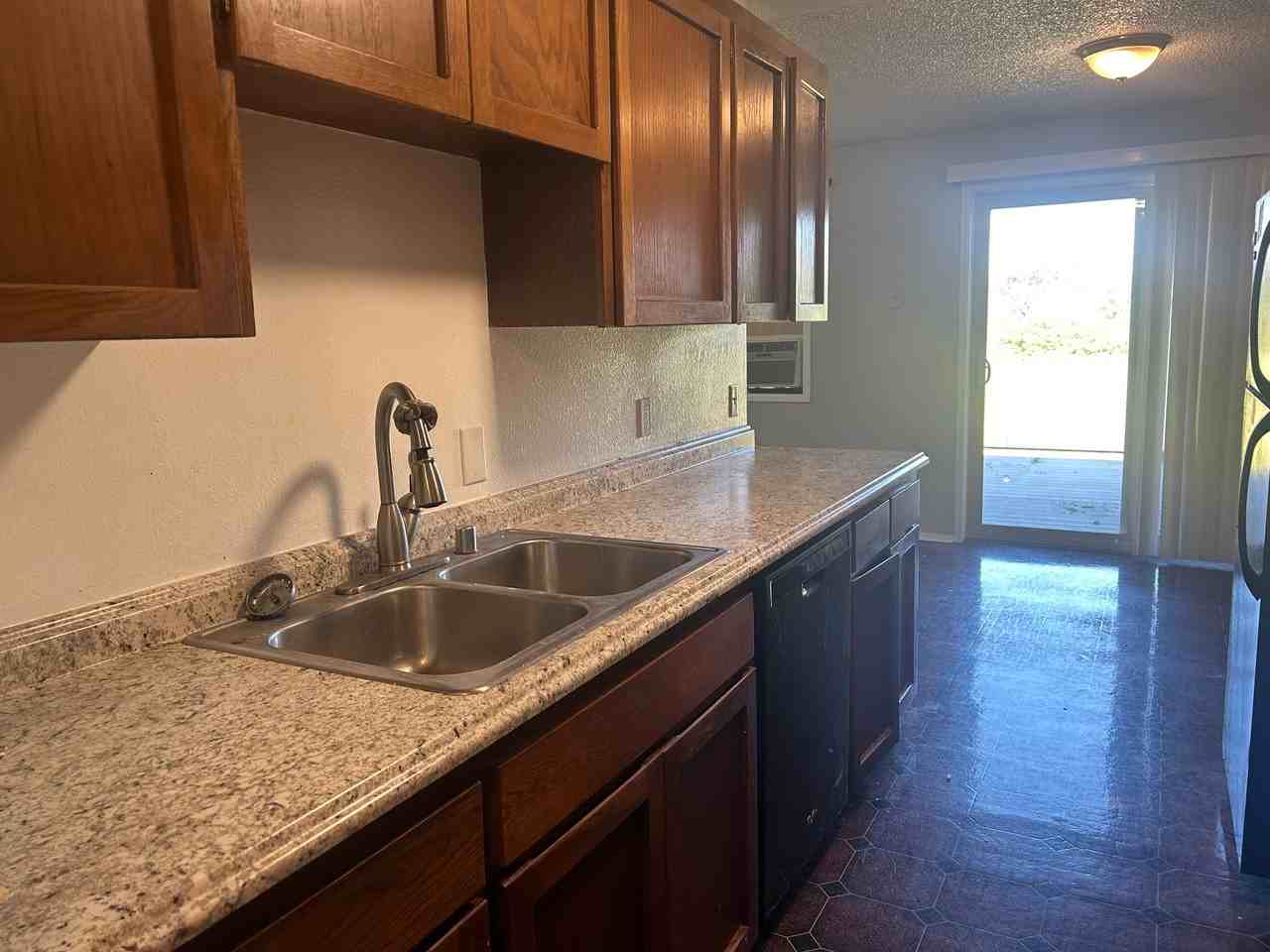 2 bedroom, 1 Bath unit - Photo 2 of 4